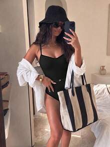 HOTTIE HABIT 女款黑色細肩帶連身泳衣，V領高衩設計，附配套腰帶，純色修身泳裝，適合夏季海灘度假 - 黑色 - 查看 2