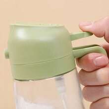 Plastic Large-Capacity Press-Type Oil Bottle For Kitchen, Non-Greasy Atomizing Oil Sprayer. - Multicolor - View 4
