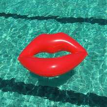 1pc Red Lips Shaped Inflatable Pool Float, Thickened PVC Inflatable Water Bed Suitable For Beach Sunbathing, Red Pink Lips Float Bed, Essential For Summer Outdoor Party - Multicolor - View 1