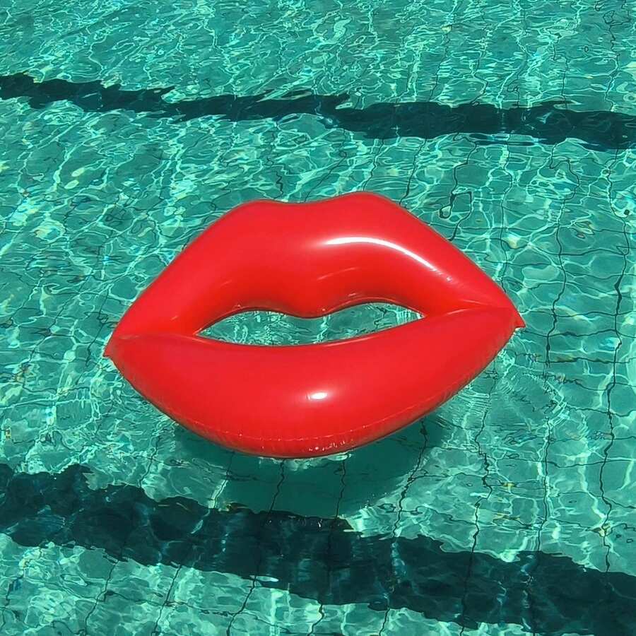 1pc Red Lips Shaped Inflatable Pool Float, Thickened PVC Inflatable Water Bed Suitable For Beach Sunbathing, Red Pink Lips Float Bed, Essential For Summer Outdoor Party - Multicolor - View 1