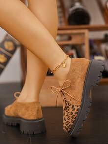 Vintage Leopard Print Patchwork Women's Leather Shoes, Lace-Up Round Toe Thick Sole Non-Slip Casual British Style Loafers - Brown - View 4