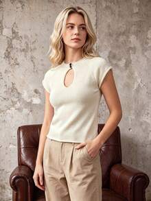 Women's Round Neck Fitted Short Sleeve Knit Top With Teardrop Buttons, Casual Elegant Summer Style, Suitable For Daily Wear And Vacation - Apricot - View 1