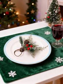 4pcs Christmas Snowflake, Pine Needle & Pine Cone Napkin Rings, Table Decor With Cedar And Red Berries, Suitable For Christmas, Thanksgiving, Christmas Eve And Themed Party Decoration - Multicolor - View 8