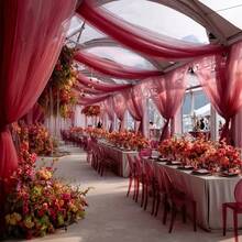 1 rouleau, 50m de filet fin rouge vin, tissu polyester semi-transparent, très adapté pour les projets de décoration de mariage, la fabrication artisanale, les robes, les voiles, l'emballage de cadeaux, la décoration de rideaux suspendus à la maison, les fêtes d'anniversaire - Voir 2