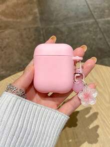 1件 Ins韓式簡約清新粉色磨砂霧面純色藍牙耳機保護殼，搭配同色心形掛鉤＋櫻花花朵吊飾，適合情人節、母親節、復活節、兒童節、開學季、感恩節、萬聖節、聖誕節、元旦及所有海外重大節日送禮，適合女孩日常通勤與四季旅行 - 彩色 - 查看 11