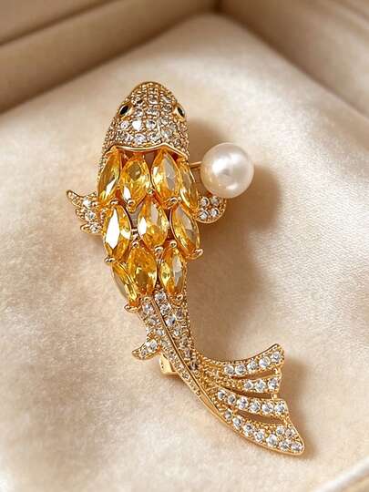 1pc Creative Koi Goldfish Brooch, High-End Fashion Lucky Koi Pin, Versatile Women's Clothing Accessory Brooch Corsage