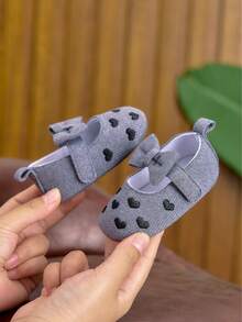1 Pair Soft Comfortable Embroidered Fabric Shoes For Infant Girls 0-1 Years Old, Spring/Autumn Soft Sole Princess Shoes - Grey - View 5