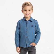 GABABY STORE Camisa Jeans Infantil Masculina em Algodão - Lavagem Clara e Escura (Tamanhos 4 ao 16) - Azul bebê - Visão 3