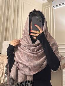 1件女款時尚保暖印花圍巾，經典佩斯利花紋希賈布披肩，適用於阿巴雅 - 淺灰粉 - 查看 6