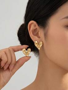 1 Pair Vintage Gold Hammered Heart Earrings, Stainless Steel Material, Fade-Resistant, Hypoallergenic, Fashion Elegant Women's Jewelry, Suitable For Daily Wear, Party Occasions, Can Be Used As A Gift - Yellow Gold - View 3