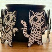 Glow-In-The-Dark Mummy Cat Figurine, Creative Halloween Desktop Decor, Luminous Cat-Shaped Bookshelf Entryway Atmosphere Ornament, Suitable For Cat And Holiday Decoration Lovers - White - View 6