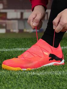 Sepatu Sepak Bola PUMA Future Artificial Turf TT (Gum Spikes) untuk Pria: Peredam Guncangan, Tahan Aus, dan Anti Selip - Merah dan hitam - View 1