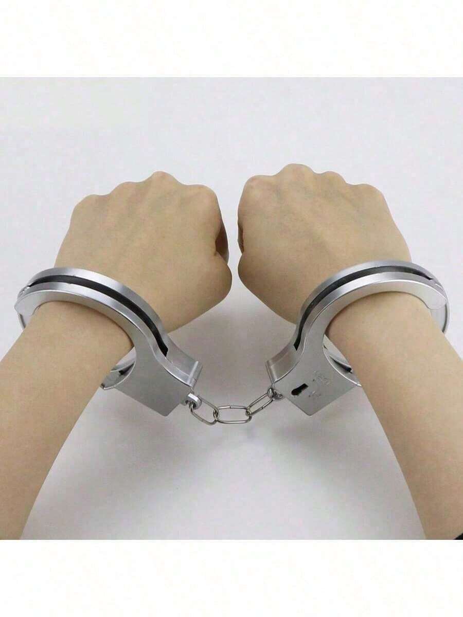 1 Set Silver Plastic Handcuffs, Suitable For Halloween And Party Costumes, Durable Cosplay Performance Handcuffs - Multiple Styles - View 1