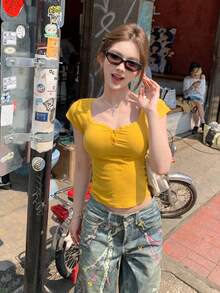 女款心形領修身短袖T恤，春夏休閒黃色 - 黃色 - 查看 7