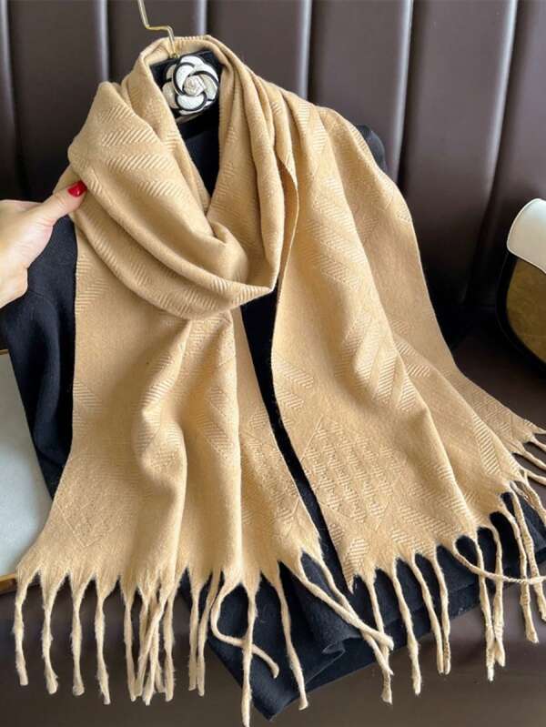 1pc Women's Patterned Texture Flowy Fur-Like Cashmere Scarf, Soft And Thick Textured Flowy Fur Wrap, Suitable For Autumn/Winter Daily Casual Wear.