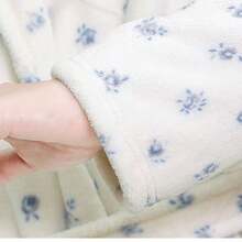 1pc Cream White Micro Blue Floral Print All-Over Coral Fleece Robe, Suitable For Men And Women, Ruffled Collar, Belt Design, Loose Fit, Anti-Slip, Suitable For Bathing And Home Warmth - Multicolor - View 8