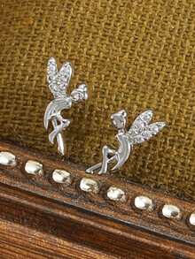 Minimalist Chic Cool Elf Ear Cuff - Silver - View 5