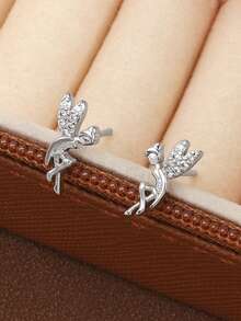 Minimalist Chic Cool Elf Ear Cuff - Silver - View 1