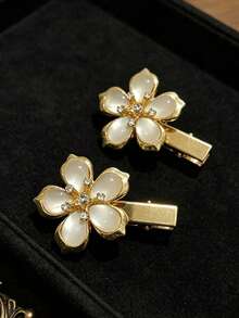 2pcs Luxury Gold Cat Eye Stone Rhinestone Flower Hair Clips, Vintage Gentle Floral Metal Edge Clips, Versatile Hair Accessories Gift For Women's Party And Wedding - Multicolor - View 4
