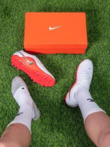 Nike 男款 TIEMPO MAESTRO ACADEMY AG 26 新款人造草皮比賽足球鞋 IB4479-100 - 白色/紅色 - 查看 5