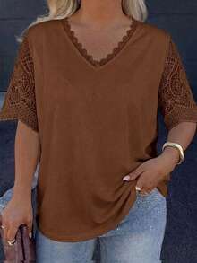 大尺碼女款V領短袖蕾絲拼接T恤，夏季休閒 - 焦糖色 - 查看 1