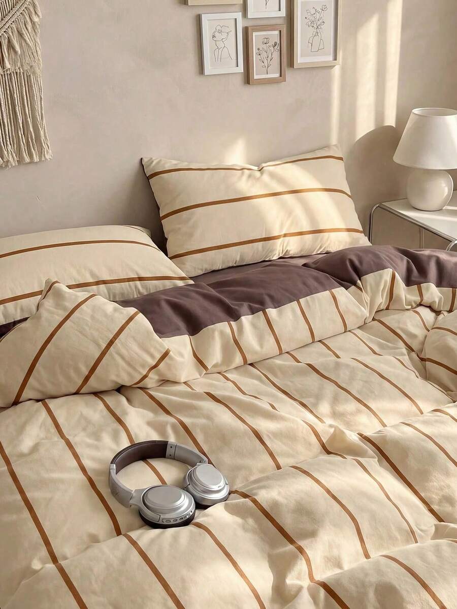 Set Sarung Selimut 2/3 Potong, Tekstil Rumah, Gaya Minimalis, Garis-garis Beige dan Cokelat, Set Perlengkapan Tidur Nyaman dan Bernapas, Lembut dan Anti-Pilling, Tanpa Isian Selimut, Cocok untuk Semua Ukuran Kasur, Dapat Digunakan Sepanjang Musim, Dekorasi Dalam Ruangan