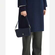Tommy Hilfiger حقائب كروسبودي - الأزرق - مشاهدة 4