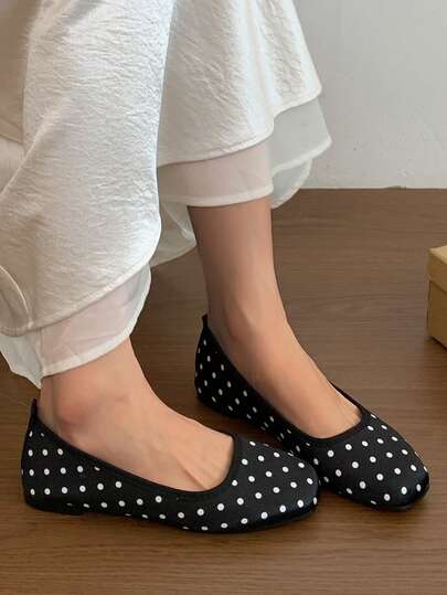 Women's Fashion Spring New Shallow Square Toe Retro Slip-On Versatile Black Polka Dot Flat Loafers