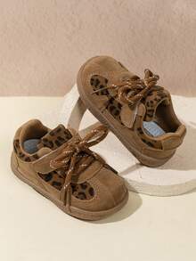 Sepatu Olahraga Lari Anak Perempuan Model Baru Musim Gugur 2026 dengan Sol Lembut dan Bernapas, Sepatu Lari Nyaman dengan Jaring Tunggal - Coklat - View 2