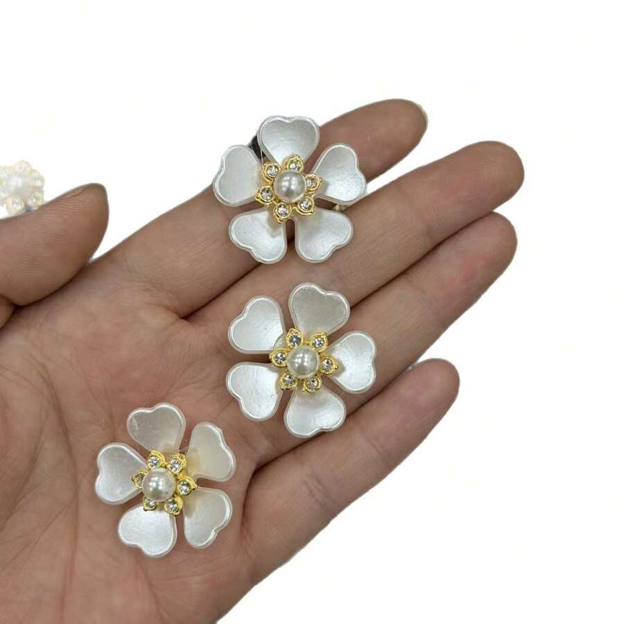 30pcs Faux Pearl Rhinestone Flower Design Charms, Faux Pearl Embellishments Brooch Flat Back Alloy Flower Rhinestone Buttons For Jewelry Making Clothes Bags Shoes Supplies Wedding DIY And Sew Craft Projects Valentines - 5-petal Flower White - View 1