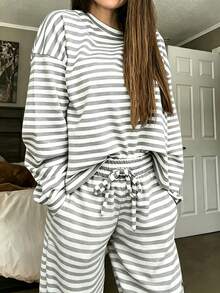 2pcs Women's Solid Color Minimalist Striped Pajama Set, With Pockets, Drawstring Pants And Contrast Color Round Neck Top - Grey - View 3