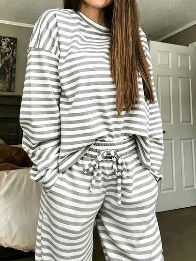 2pcs Women's Solid Color Minimalist Striped Pajama Set, With Pockets, Drawstring Pants And Contrast Color Round Neck Top