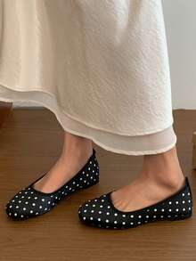 Sepatu Loafer Datar Motif Polkadot Hitam Model Slip-On Retro Ujung Persegi Dangkal Terbaru untuk Wanita, Modis Musim Semi, Serbaguna - Hitam - View 13
