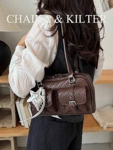 CHAIKA & KILTER 1件裝純色PU布料女款時尚多口袋大容量波士頓保齡球肩背包，全表面紋理拉鍊開合，適合日常與街頭使用（附吊飾） - 咖啡 - 查看 7