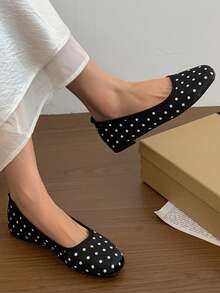 Sepatu Loafer Datar Motif Polkadot Hitam Model Slip-On Retro Ujung Persegi Dangkal Terbaru untuk Wanita, Modis Musim Semi, Serbaguna - Hitam - View 5