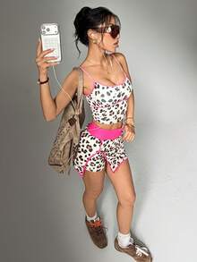 Set Olahraga Yoga Motif Leopard: Atasan Tank Top Pendek dengan Tali Bahu Tipis dan Celana Pendek Berpinggang Tinggi dengan Belahan di Bagian Bawah, Warna Pink. - Berwarna merah muda - View 7