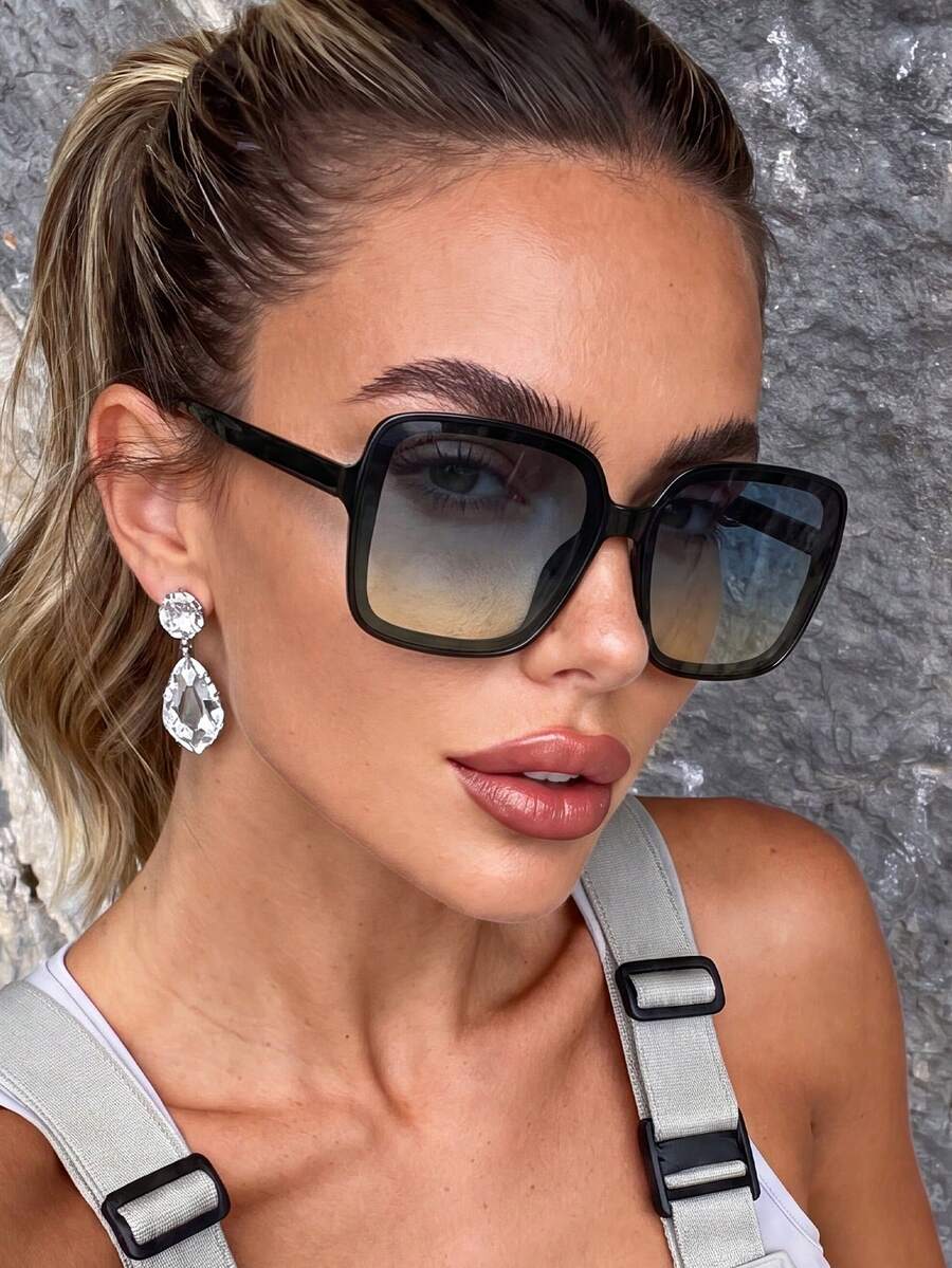 1 Pair Women's Square Green Premium Ins-Style Fashion Sunglasses, Suitable For Driving, Street Photography, Shopping, Fits All Face Shapes, Fashion Accessory For Summer Beach Vacation, Outdoor Activities And Travel - Dark Green - View 1