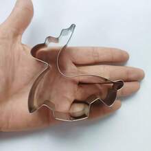 8pcs 3D Christmas Cookie Cutter Set, Stainless Steel Material, Christmas Tree / Snowman / Reindeer / Sleigh Shapes, Christmas Holiday Home DIY Baking Tools, Party Gift Cookie Cutter Set, Perfect For Christmas DIY Crafts And Christmas Gift Decoration - View 4