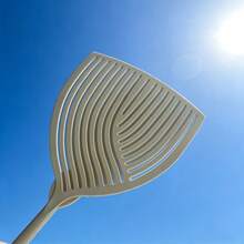 Thick Handle Long Strip Textured Unbreakable Plastic Mosquito Swatter, Durable Daily Essential. A Mosquito Killing Tool. It Features A Long Handle And Textured Surface, Easy To Grip, A Must-Have Household Item. - A - View 2
