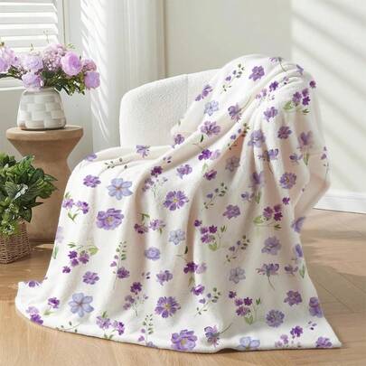 1PC Cream White Background Watercolor Light Purple Ditsy Floral Branch & Leaf Full Print Flannel Blanket, Soft Gentle Light Purple Floral INS Fresh Style Living Room Sofa Bedroom Dorm Nap Soft Healing Air Conditioner Gift Blanket