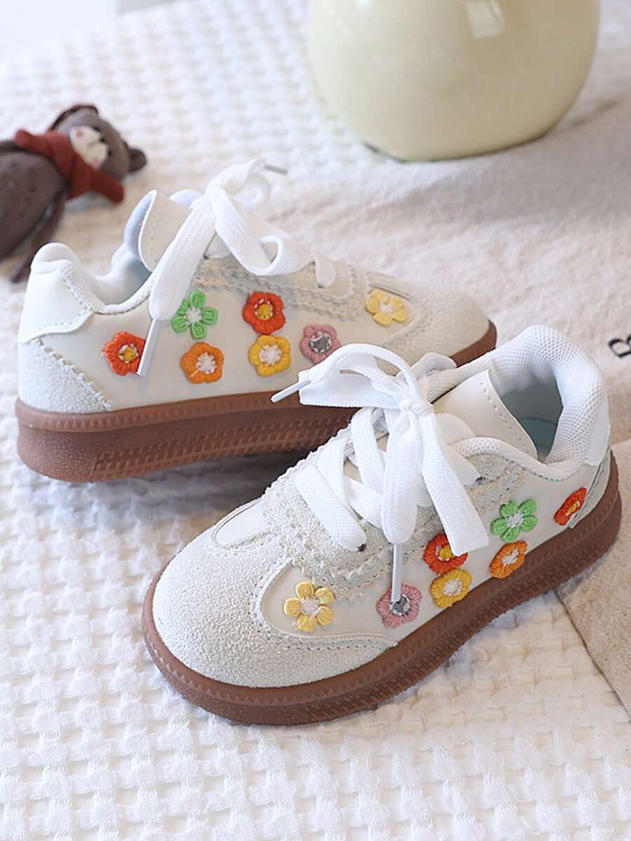 1 Pair Girls' Sports Shoes, Stylish Spring/Autumn New Floral Sneakers, Soft Sole Training Shoes For Big Kids - Beige - View 1