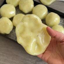 1pc Realistic Soft Potato Mash Ice Cream Ball Handmade DIY Stress Relief Squeeze Toy With Sand Sound - 彩色 - 查看 4
