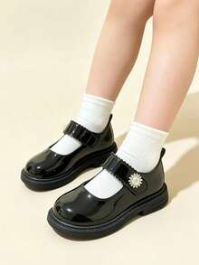 1 Pair Girls' Solid Black Academy Style Mary Jane Flat Shoes, Lightweight Non-Slip Campus Oxford Shoes, Back To School Black Shoes For Girls, Round Toe Flat Low-Top Hook And Loop Black School Shoes, Elegant Shoes For Girls, Classic Black Tone Suitable For Campus Outfits, Outdoor, Formal Wear, Daily Outings And More, Creating A Clean And Proper Academy Girl Look - Black - View 6