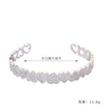 1件裝銀色雙心開口寬版手環，密集鑲嵌閃亮水鑽設計，女款日常約會派對飾品禮物 - 白的 - 查看 2