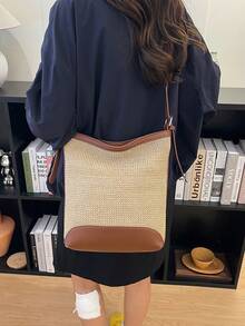 女款草編梭形單肩包，純色飾邊，休閒大容量斜挎包，適合夏季海灘度假與日常出遊 - 棕色 - 查看 4