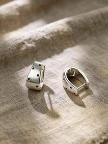 1 Pair U-Shaped Metal Brushed Polka Dot Ear Cuff Earrings, European And American Style, Personalized Fashion, Sweet Elegant Vintage Stud Earrings For Women And Girls, Travel Wedding Party Accessories, Birthday Christmas Gift 2026 - Silver - View 2
