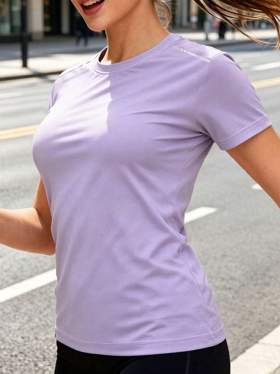 女款夏季快乾運動短袖T恤,透氣吸濕,圓領修身瑜伽跑步健身上衣 - 淡紫色 - 查看 1