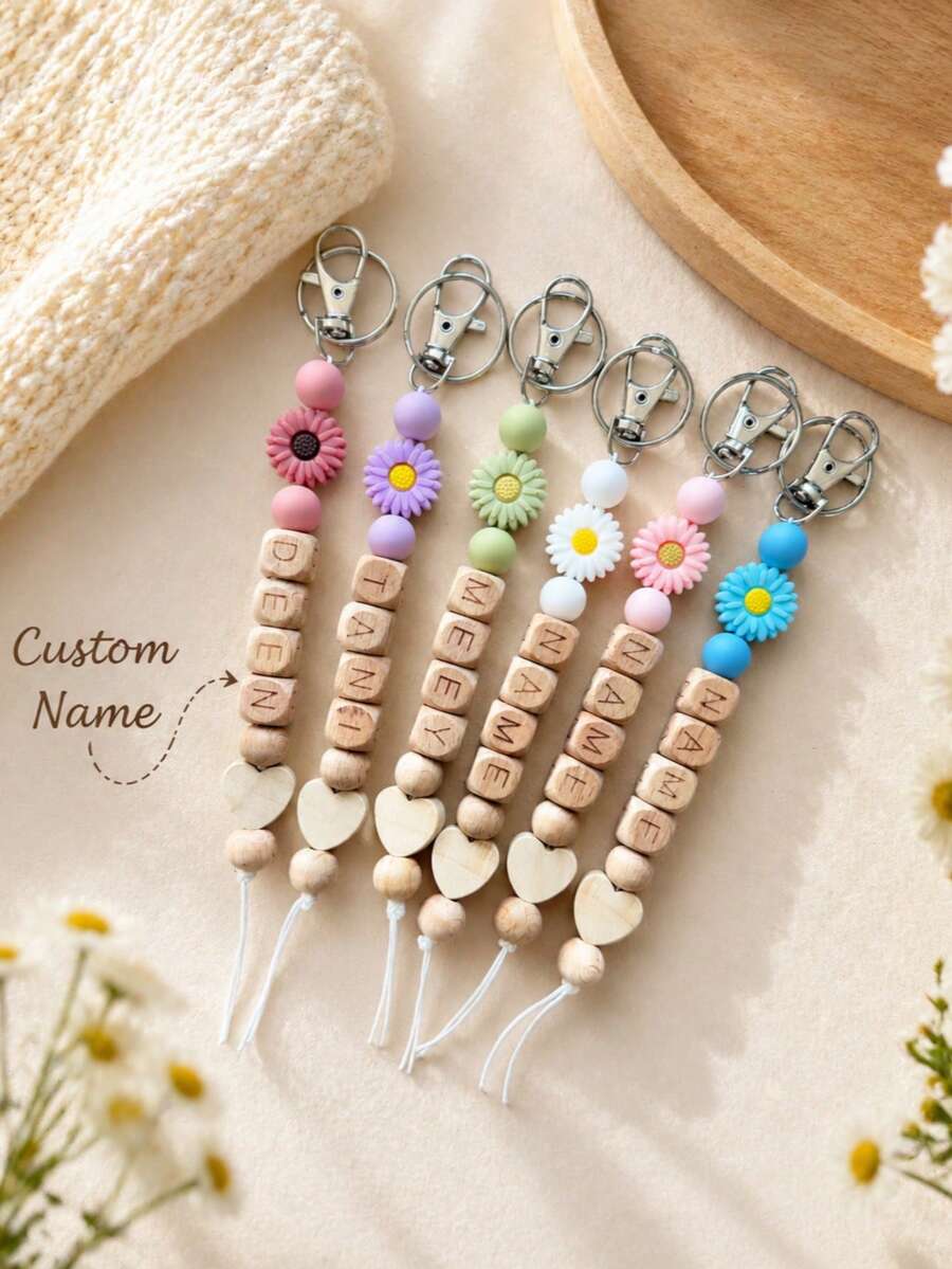1pc Personalized Customized Name Beaded Keychain With Daisy Pendant, Cute Flower Heart Charm And Key Ring Accessory, Perfect Christmas Gift, Valentine's Day Gift, Mother's Day Gift, Back To School Gift - Daisy + Heart - View 1