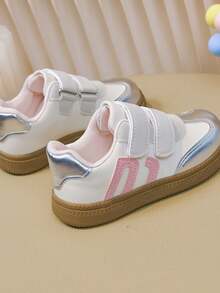 1 Pair 2026 Girls' Striped Patchwork PU Suede Round Toe Double Hook & Loop Flat Training Shoes, Suitable For School Daily Wear - Silver - View 7