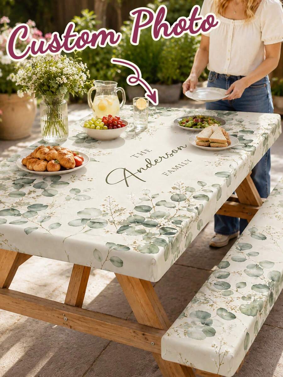 1套3件式個性化照片與姓名客製化野餐桌布與長凳套組,4FT/6FT/8FT多種尺寸可選,包含1件76cm寬桌面布與2件30cm寬長凳套,122cm/183cm/244cm長度選項,彈性收邊長方形戶外野餐桌布套,可上傳家庭照片、情侶照片、寵物照片並添加姓名文字 - 彩色 - 查看 1